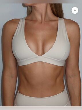 Liaison the label x Kelsey Anderson PLUNGE BRA - SAND